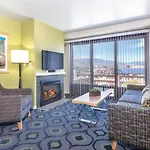 Great 1Bd Condo With Resort Amenities Take In All Reno Has To Offer