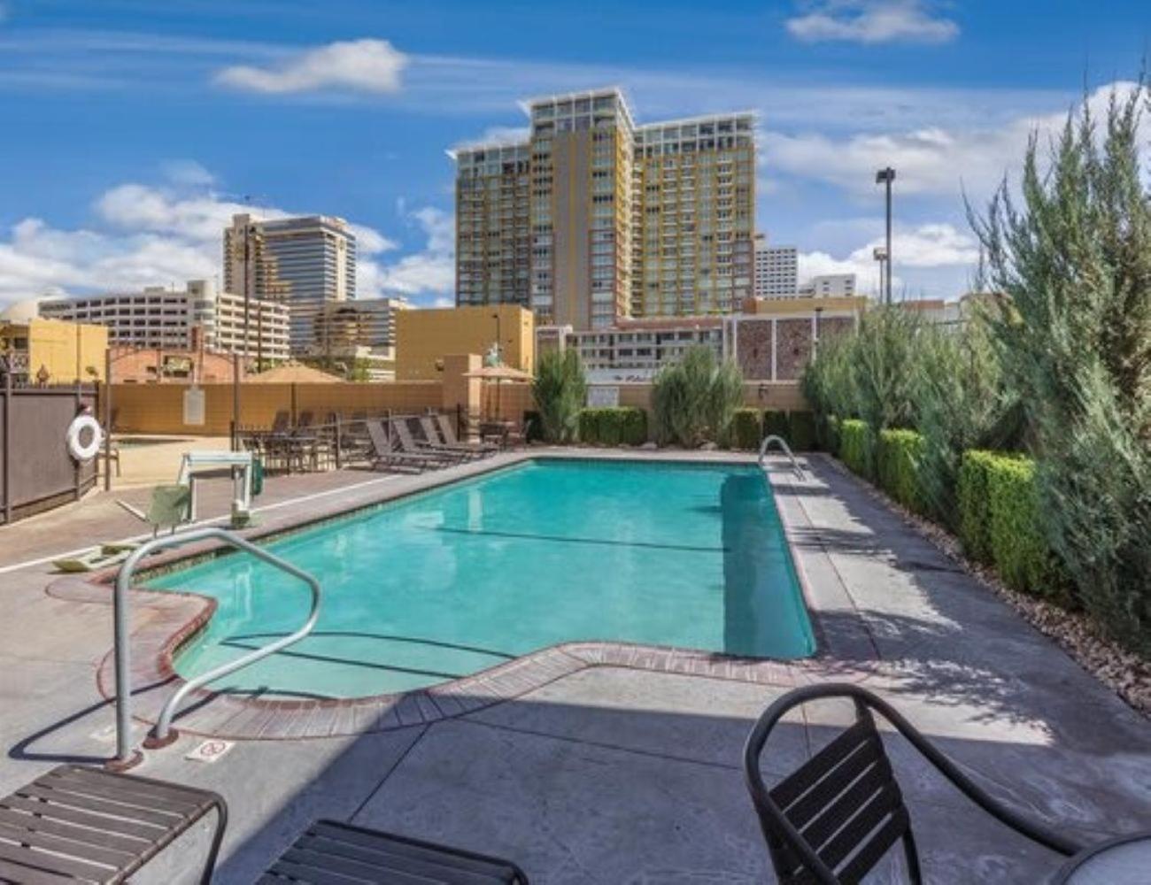 Holiday home Great 1bd With Amenities Take In Has To Offer